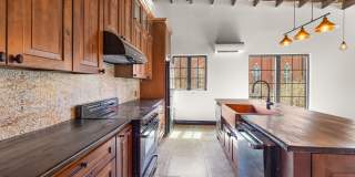 Thiel on 9th Gallery 44