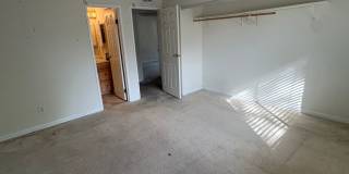 Spectacular Top Floor Condo in Aurora! Gallery 17