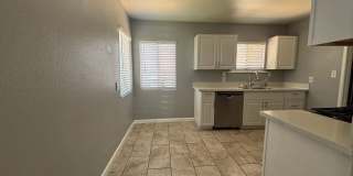 Charming West Lancaster Duplex Gallery 8