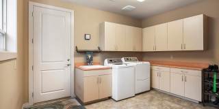 Large home in gated Awbrey Glen neighborhood Gallery 14