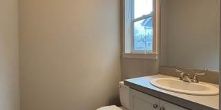 Newer 2 Story Home in Newberg   SHOWINGS  START  MAY 15th Gallery 4