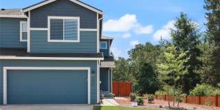 A/C home just like new! 2 story, end unit with Long Lake access! - NO PETS Gallery 1