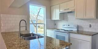 1020 Autumn Circle unit: C Gallery 1