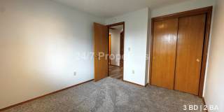 Updated 3BD | 2BA Home with Garage & Large Deck - Hillsboro Gallery 13
