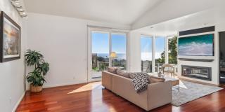 La Jolla Home with Ocean Views! Solar and AC Gallery 11