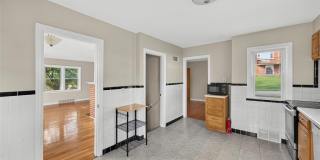 105 N Elm Street Gallery 11