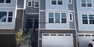 Stunning Draper Townhome with Beautiful View Gallery 1