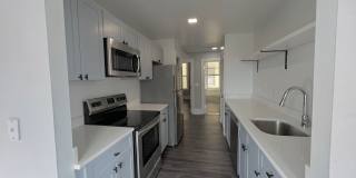 306 W Franklin Gallery 38