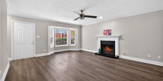 679 Anderson Walk Gallery 4