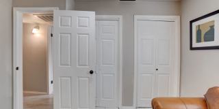 Fully furnished condo unit - all bills paid Gallery 11