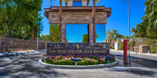 LVCC 3 BD 2.5 Ba Townhouse overlooking the golf course!  RECENTLY REFURBISHED with Beautiful upgrades! Gallery 1