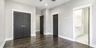 4317 S Forrestville Avenue Gallery 17
