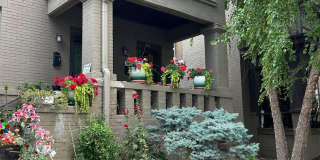 Beautiful 2 Bedroom Townhouse! Gallery 1