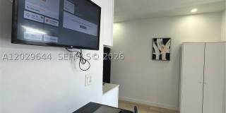 415 75th St Gallery 21