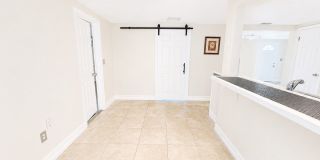 Stunning 3BD/2BTH Home in Holiday! Gallery 7