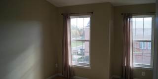 25575 AMERICA Square Gallery 18