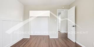 Spacious Townhouse with Washer/Dryer and Central AC Gallery 20