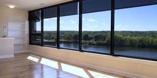 The Hudson Gallery 17