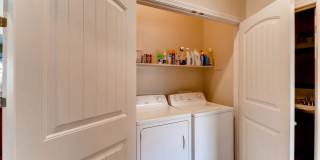 Beautiful 3 bedroom townhouse in gated community available! Gallery 18