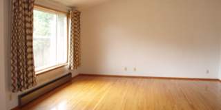 **$250 Move In Special**Cute 2 Bed 1 Bath Duplex in Tacoma Gallery 3