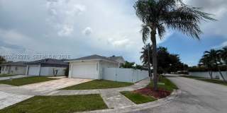 14305 SW 182nd Ter Gallery 1