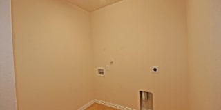 1321 Crestview Drive Gallery 29