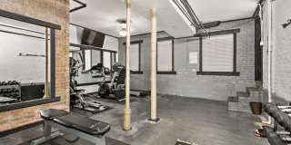 1110 W Glenlake Ave Gallery 3