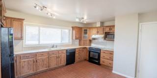 3 Bed | 2 Bath in Midtown! Gallery 8