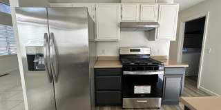 Spacious 3 Bedroom, 2.5 Bath 2 Car Garage Gallery 6