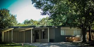 902 CHEVY CHASE DR Gallery 1