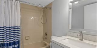Charming 2BR Condo in Miami Gallery 26
