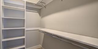 525 East Apartments Gallery 40