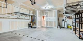Dont Miss This Gorgeous 4 bed 3 bath plus Loft! Gallery 23