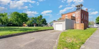 Funky Firehouse Renovated into Modern 2 BDR/1 Bath Gallery 23