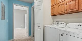 Charming Englewood Condo | 2 Bedrooms, Covered Parking & Community Pool Gallery 18
