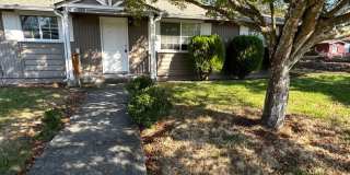 Cozy 2 Bedroom Unit in Lakewood Gallery 1