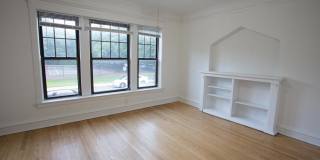 5335-5345 S. Kimbark Ave. Gallery 16