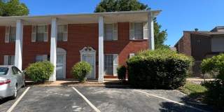 Must see 3 bed, 2 bath townhome close to OU Campus Gallery 1