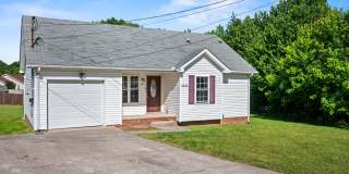 Charming 3 Bedroom Ranch with Large Fenced Yard & Bright Open Living Spaces! Gallery 4