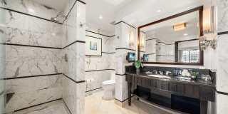4391 Collins Ave Gallery 40