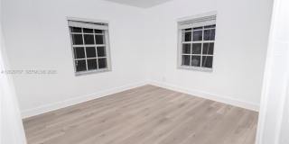 111 SW 31st Ct Gallery 6