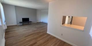 Stunning 2 Bed, 1 Bath w/ Laundry & AC in Lincoln Heights! Stunning 2 Bed, 1 Bath w/ Laundry & AC in Lincoln Heights! Gallery 11