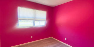 4 Bedroom Home with Large Family Room, Huge Fenced Yard, Workshop & Pool Gallery 32