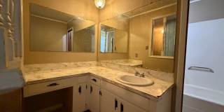 Huge 4 Bedroom Home Gallery 7