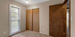 Large 3 Bedroom Apartments PET FRIENDLY! Gallery 113