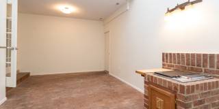 Beautifully Maintained Townhome with Fantastic Amenities Gallery 9