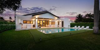 2560 NE 199th St Gallery 1