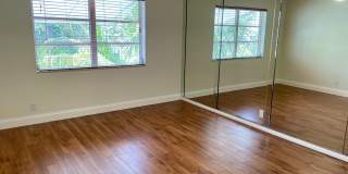101 N Lakeside Drive Gallery 18