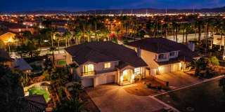 Beautiful 5 bedroom 4.5 bath home with large basement in gated community! Gallery 59