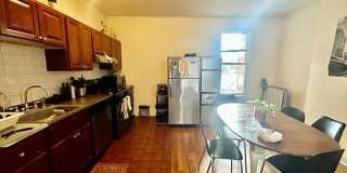 Renovated 4 Floor 5 Bed/2 Bath Fenway Townhouse on Hemenway for September 1st Gallery 3